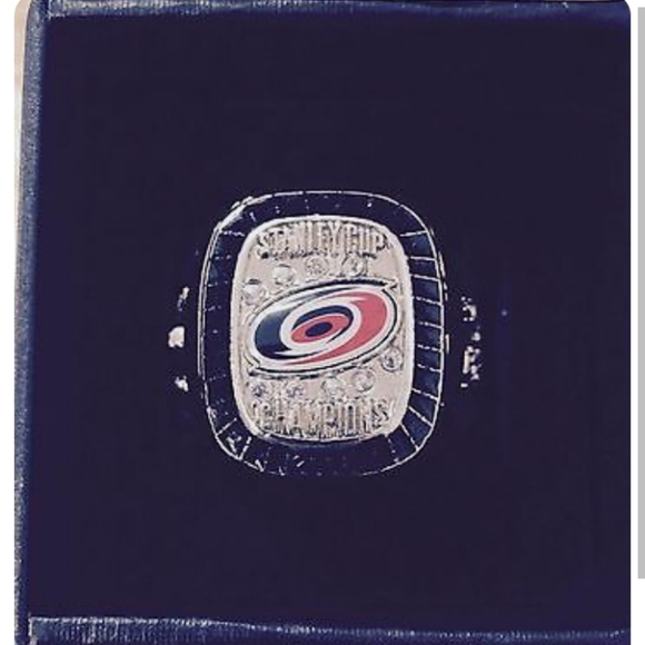 2005 CAROLINA HURRICANES REPLICA STANLEY CUP COMMEMORATIVE RINGS MOLSON CANADIAN - Picture 5 of 8